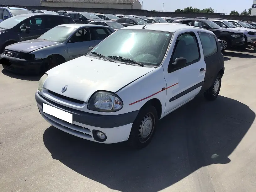 Renault Clio II 1,9 D 64 à la pièce (0015261)