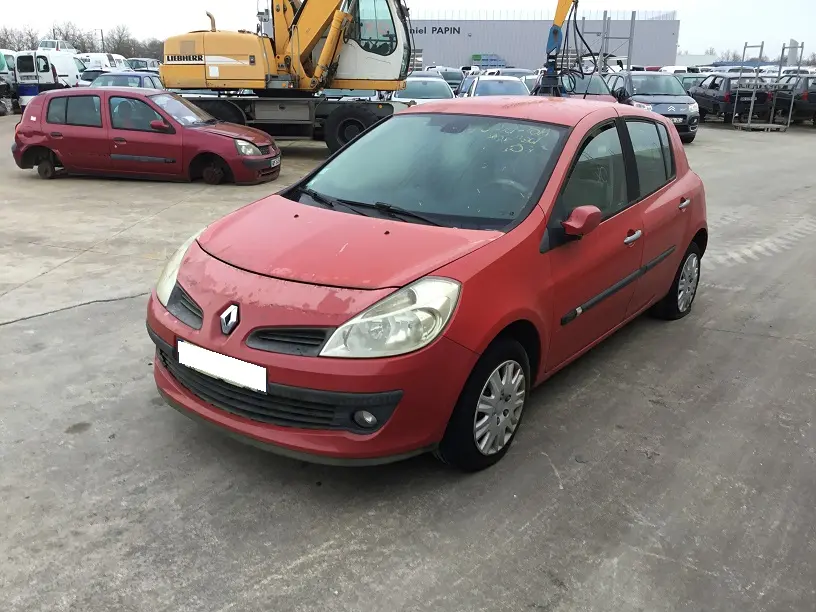 Renault Clio III 1,5 DCI 86 à la pièce (0446191)