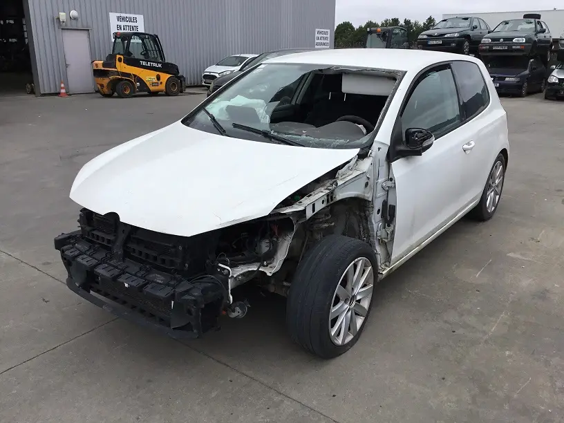 Volkswagen Golf VI 1,6 TDI à la pièce (0729241)