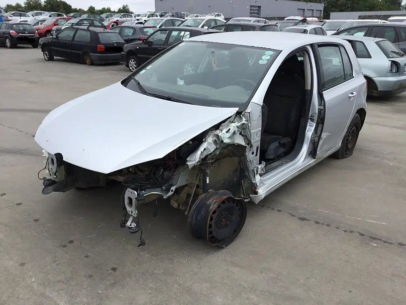 Volkswagen Golf VI 2,0 TDI à la pièce (1259241)