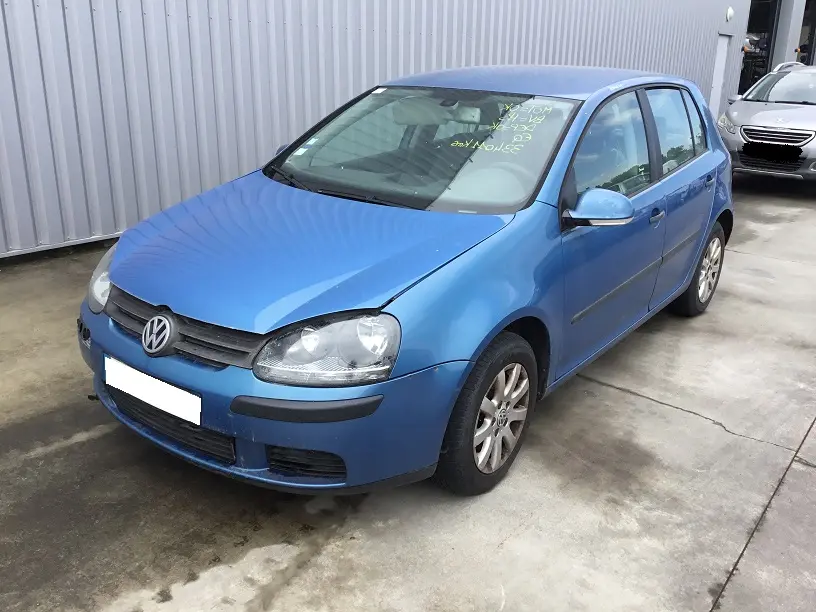 Volkswagen Golf V 1,9 TDI 105 à la pièce (0167261)