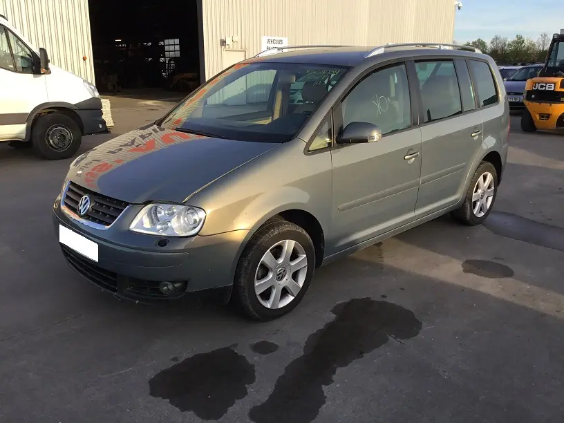 Volkswagen Touran 1,9 TDI 105 à la pièce (0367241)