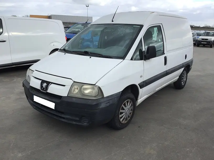 Peugeot Expert 1,9 D 69 à la pièce (0118261)