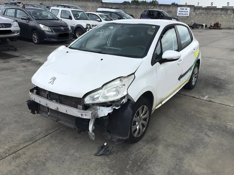 Peugeot 208 1,5 BLUEHDI 100 à la pièce (0067241)