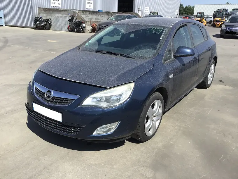 Opel Astra 1,7 CTDI 16V FAP 110 à la pièce (0425261)