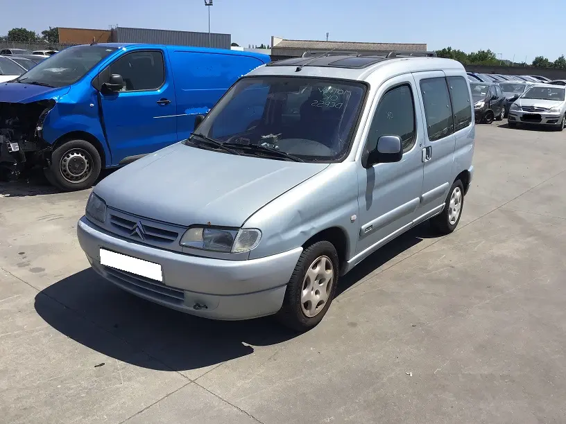 Citroën Berlingo 2,0 HDI 90 à la pièce (0614261)