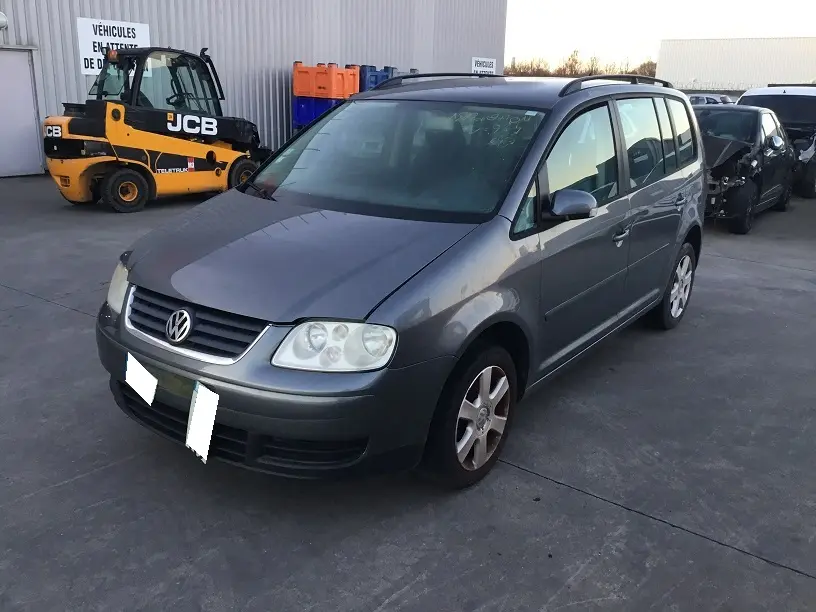 Volkswagen Touran 1,9 TDI 105 à la pièce (0213241)