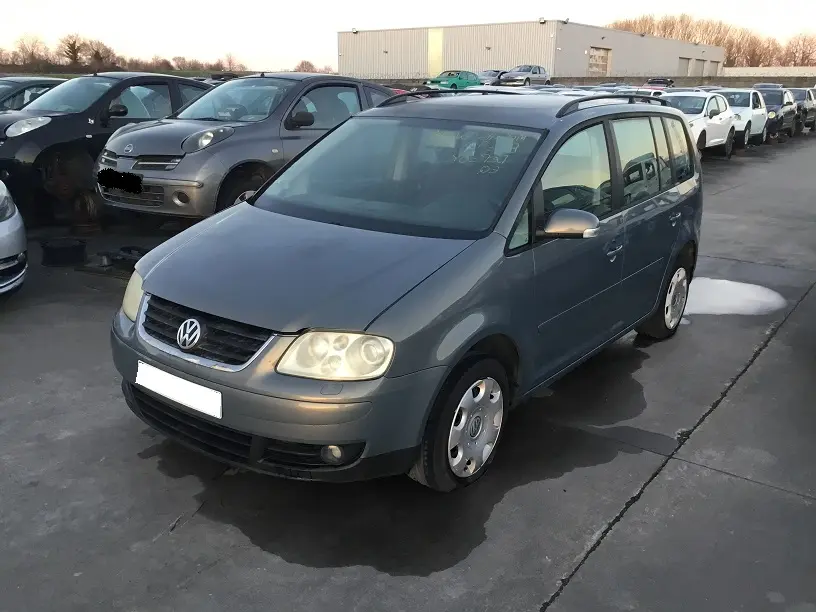 Volkswagen Touran 2,0 DTI 136 à la pièce (1827181)