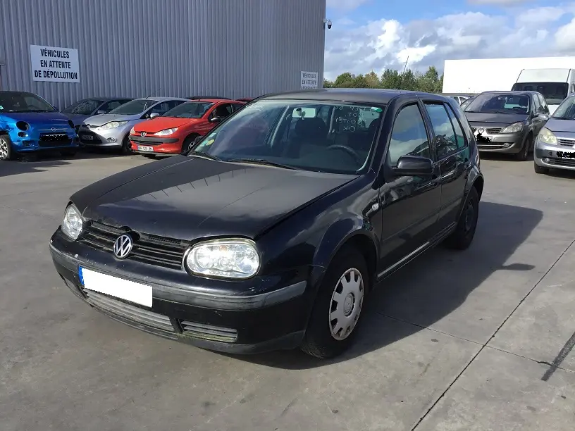 Volkswagen Golf IV 1,6 ESS 105 à la pièce (0699201)