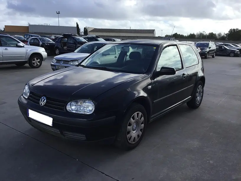 Volkswagen Golf IV 1,9 TDI 90 à la pièce (0505201)