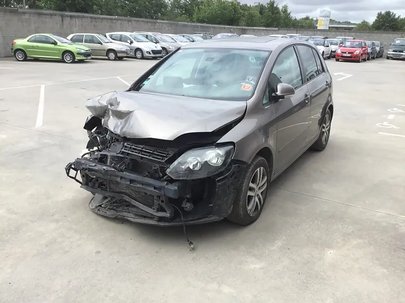 Volkswagen Golf VI +1,6 TDI 105 à la pièce (0230201)