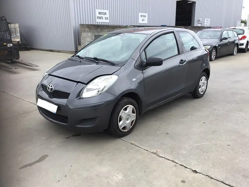 Toyota Yaris II 1,0 à la pièce (0866251)