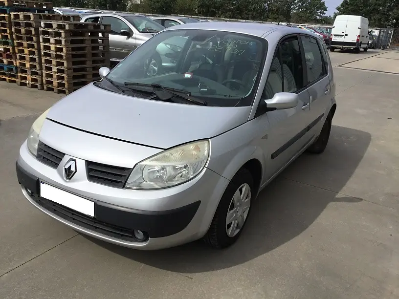 Renault Scenic II 1.6 ess à la pièce (0720261)