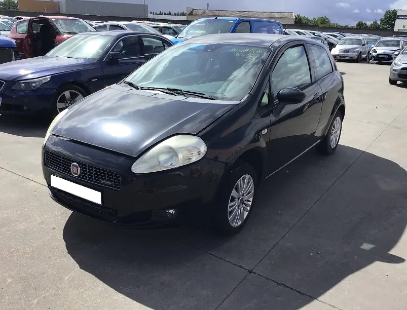 Fiat Gde Punto 1.3 JTD à la pièce (0318261)